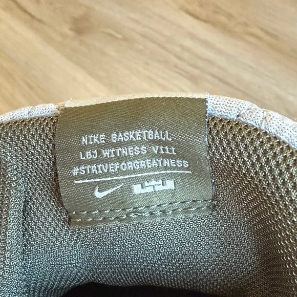 Nike Men’s Basketball Shoes in Light Gray - Picture 7 of 7